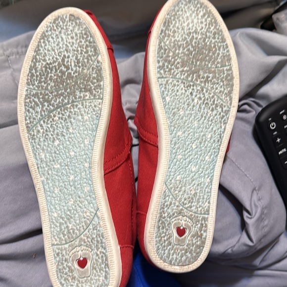 Red Bob’s by Sketchers - Picture 3 of 3